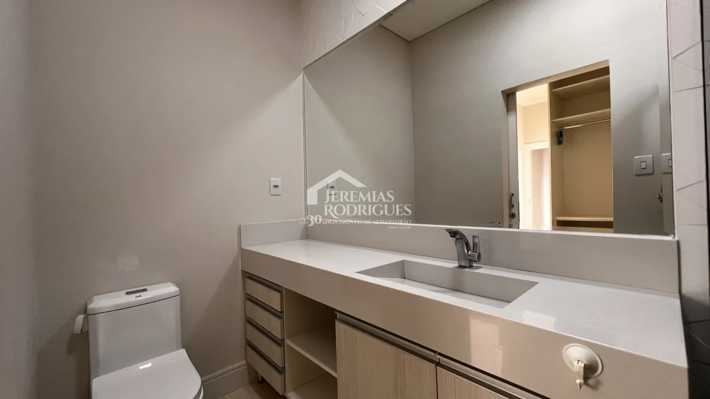 Casa à venda com 3 dormitórios no Condomínio Campos do Conde II em Tremembé/SP.