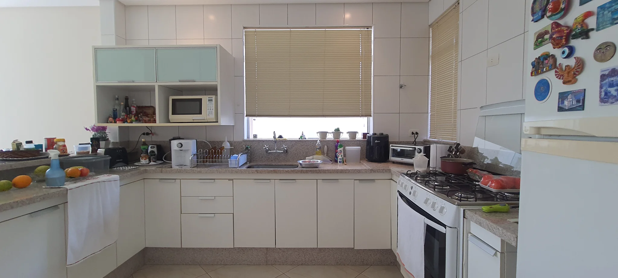 Casa à venda com 3 suítes no Condomínio Taubaté Village em Taubaté/SP