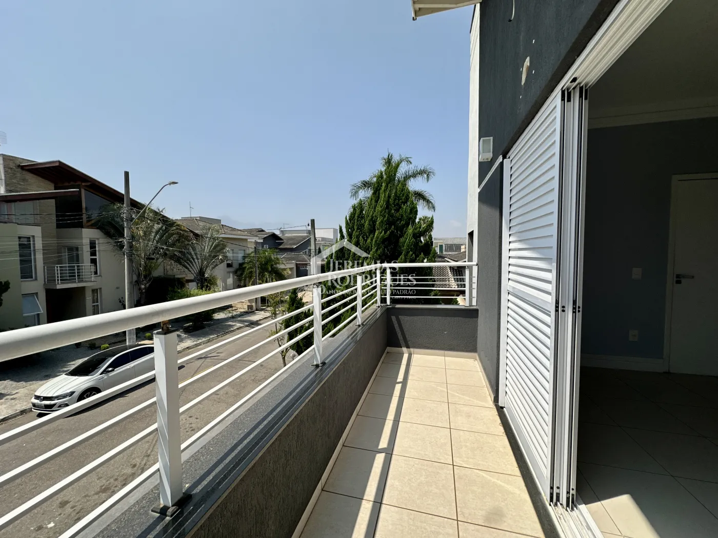 Sobrado com 3 dormitórios, 302 m2 - Condomínio Campos do Conde II - Tremembé/SP.