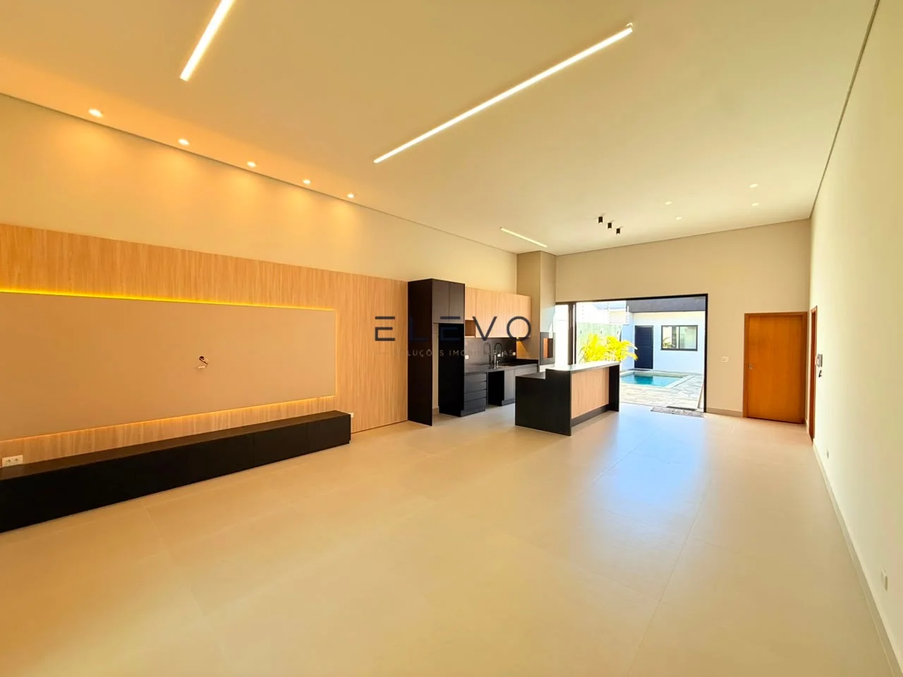 Casa Alto Padrão à Venda no Jardim Itália | 3 Suítes, Piscina Aquecida e Móveis Planejados