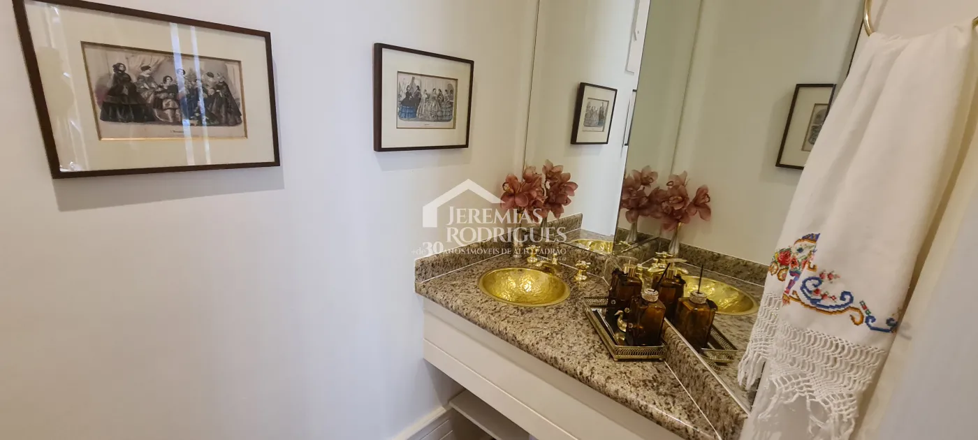 Apartamento à venda com 4 suítes no Edifício Evergreen em Campos do Jordão/SP