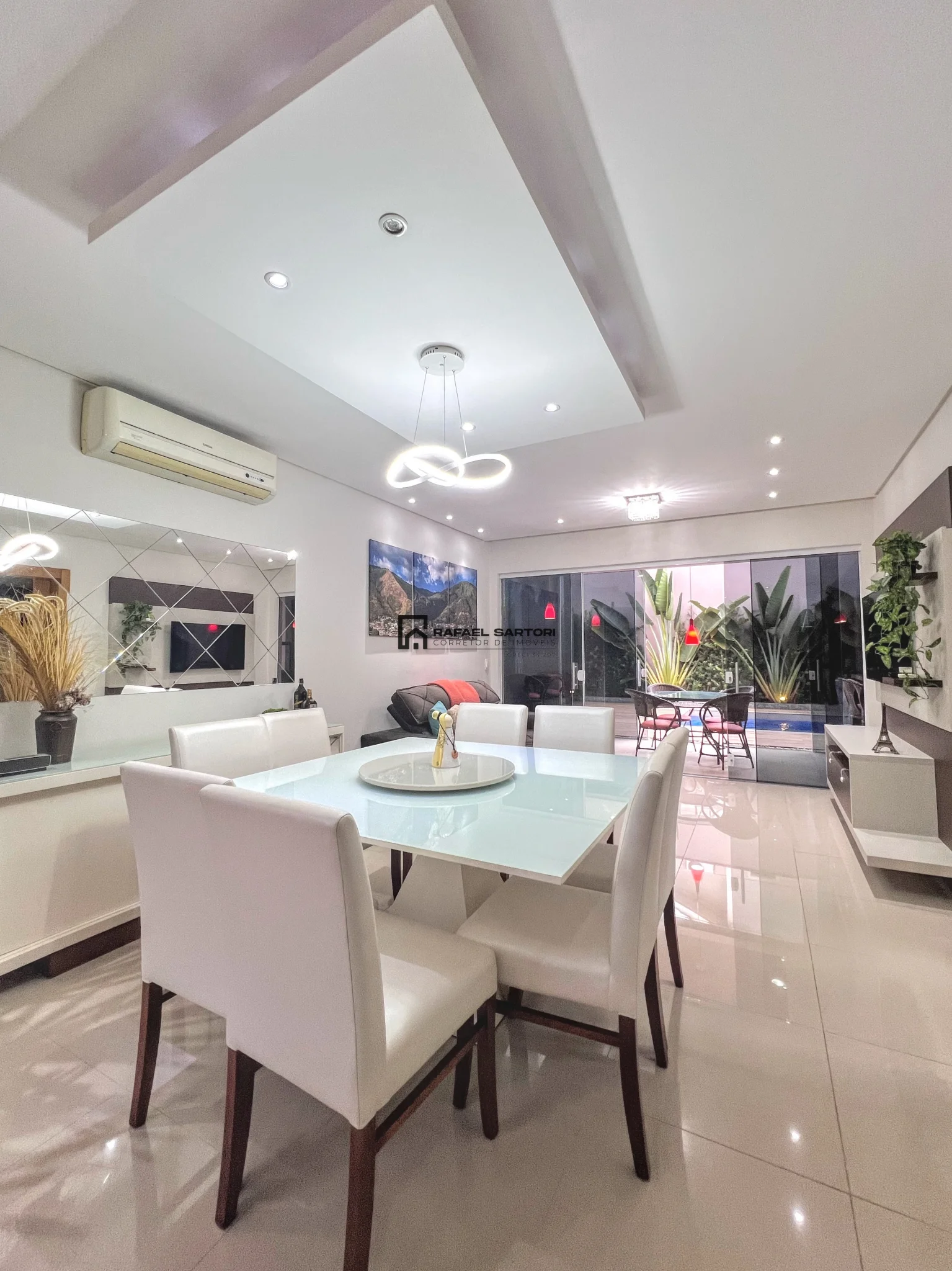 CASA COM 04 SUITES NO AMIZADE