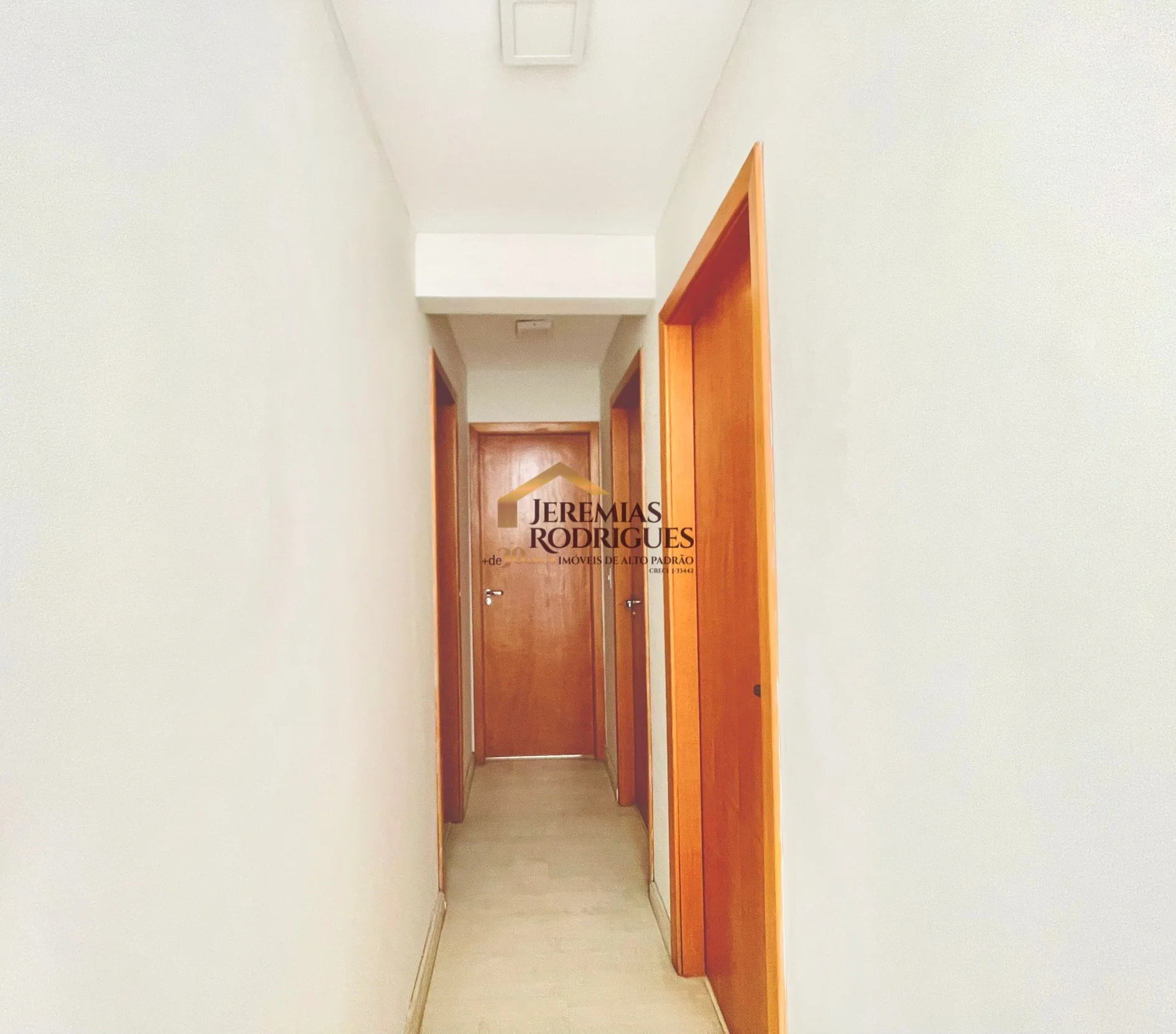 Apartamento para locação no Condomínio Varandas da Mantiqueira em Taubaté/SP.