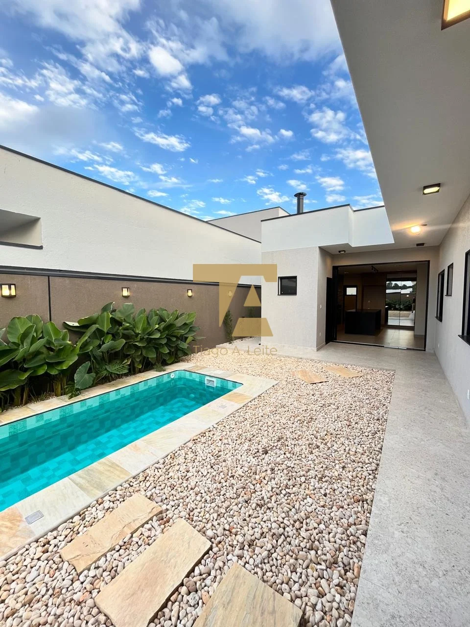 Casa Térrea à Venda no Condomínio Pérola do Vale Tremembé – 3 Suítes, Piscina e Alto Padrão no Vale do Paraíba