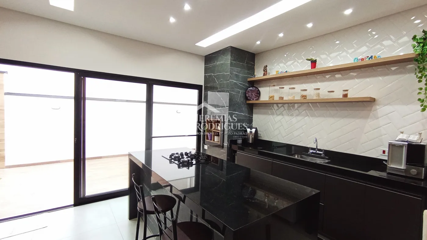 Casa à venda com 3 suítes no Condomínio Terrazzo Di Itália em Taubaté/SP.