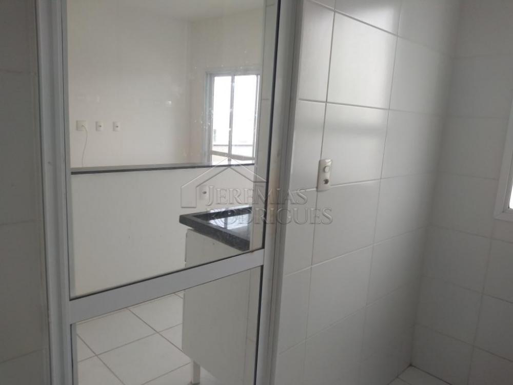 Apartamento com 3 dormitórios para locação, 89M² no Edifício New Way Tower em Pindamonhangaba/SP