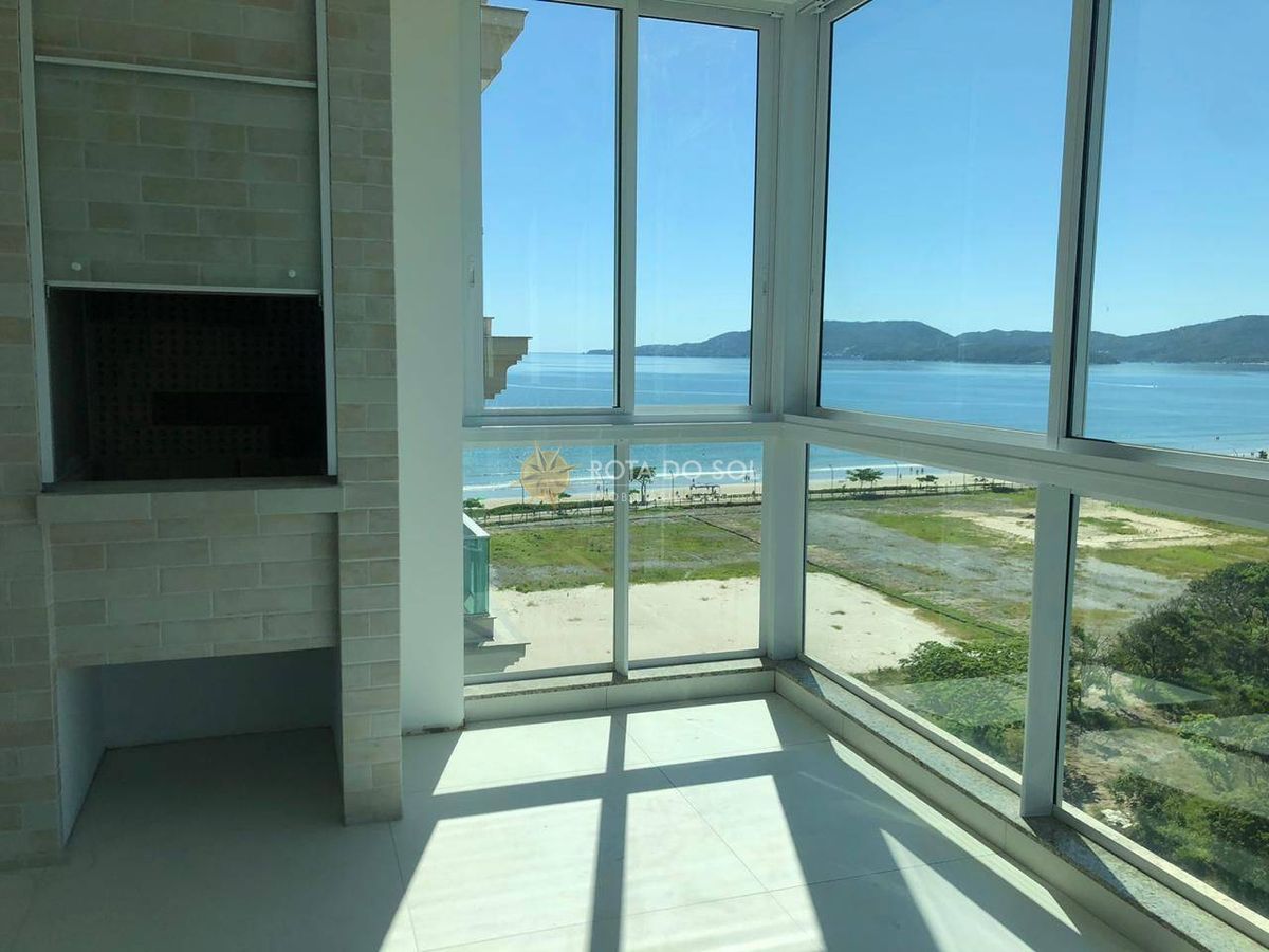 Helsinki apartamento quadra mar 4 suítes na Meia Praia — foto 2