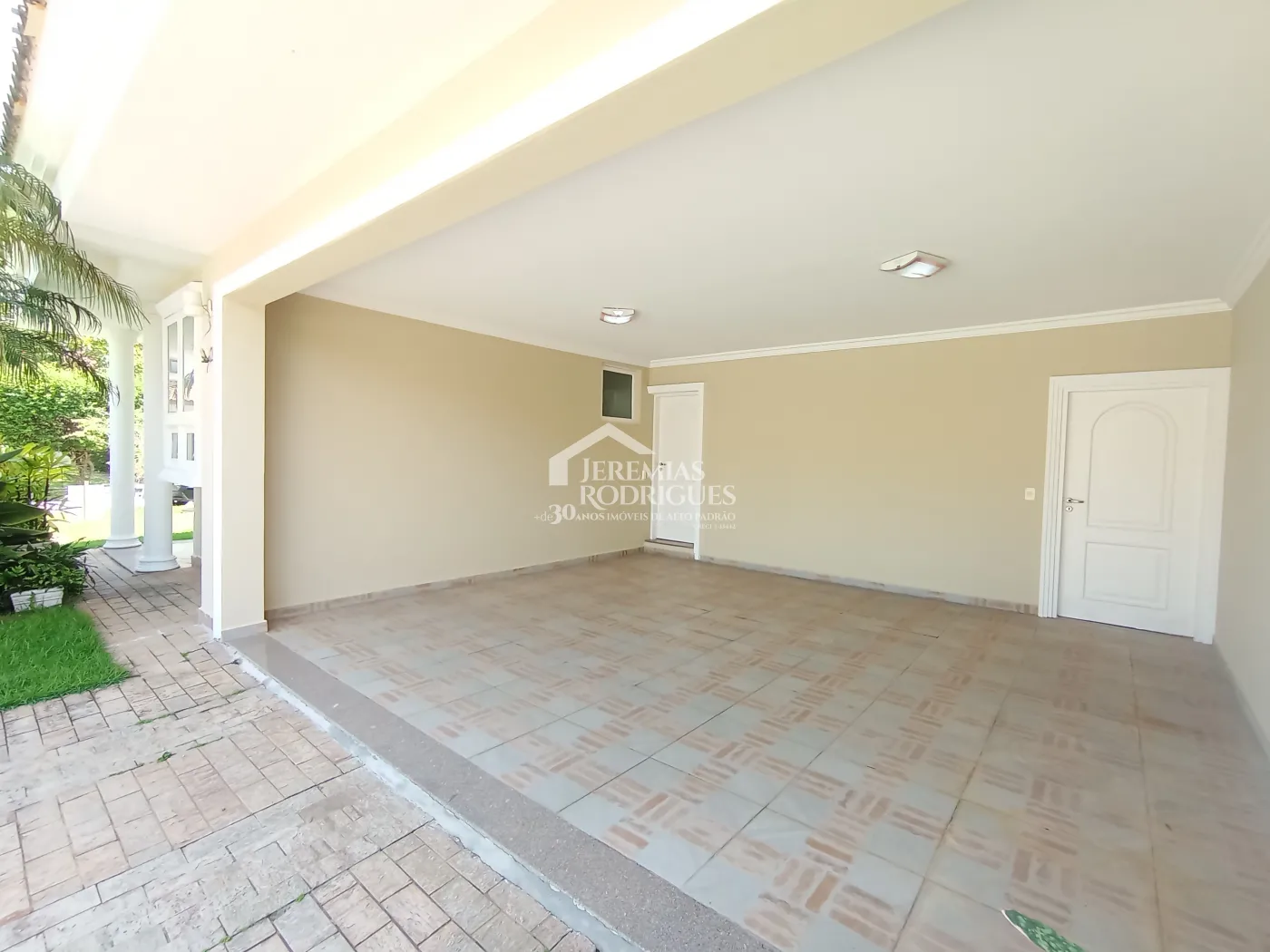 Casa para locação com 4 dormitórios no Condomínio Taubaté Village em Taubaté/SP.