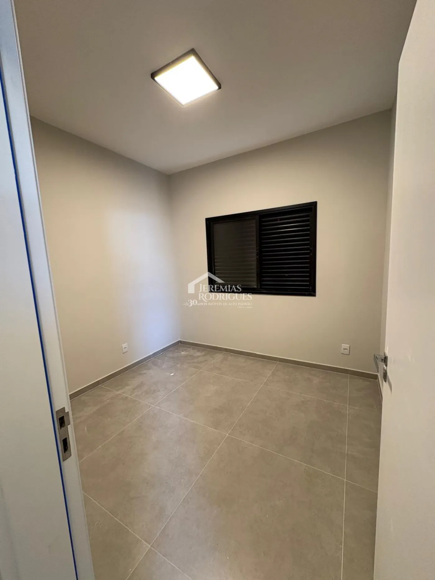 Casa com 3 dormitórios, 151 m² - Condomínio Pérola do Vale - Tremembé/SP.