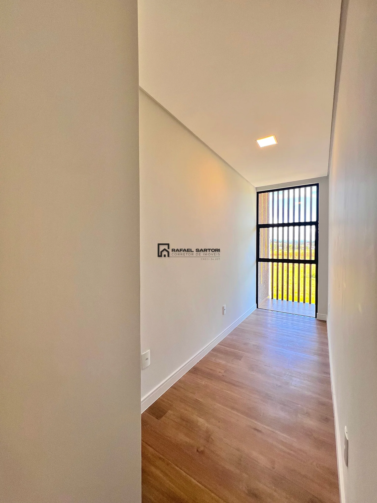 GEMINADO AMPLO COM 03 QUARTOS — foto 10