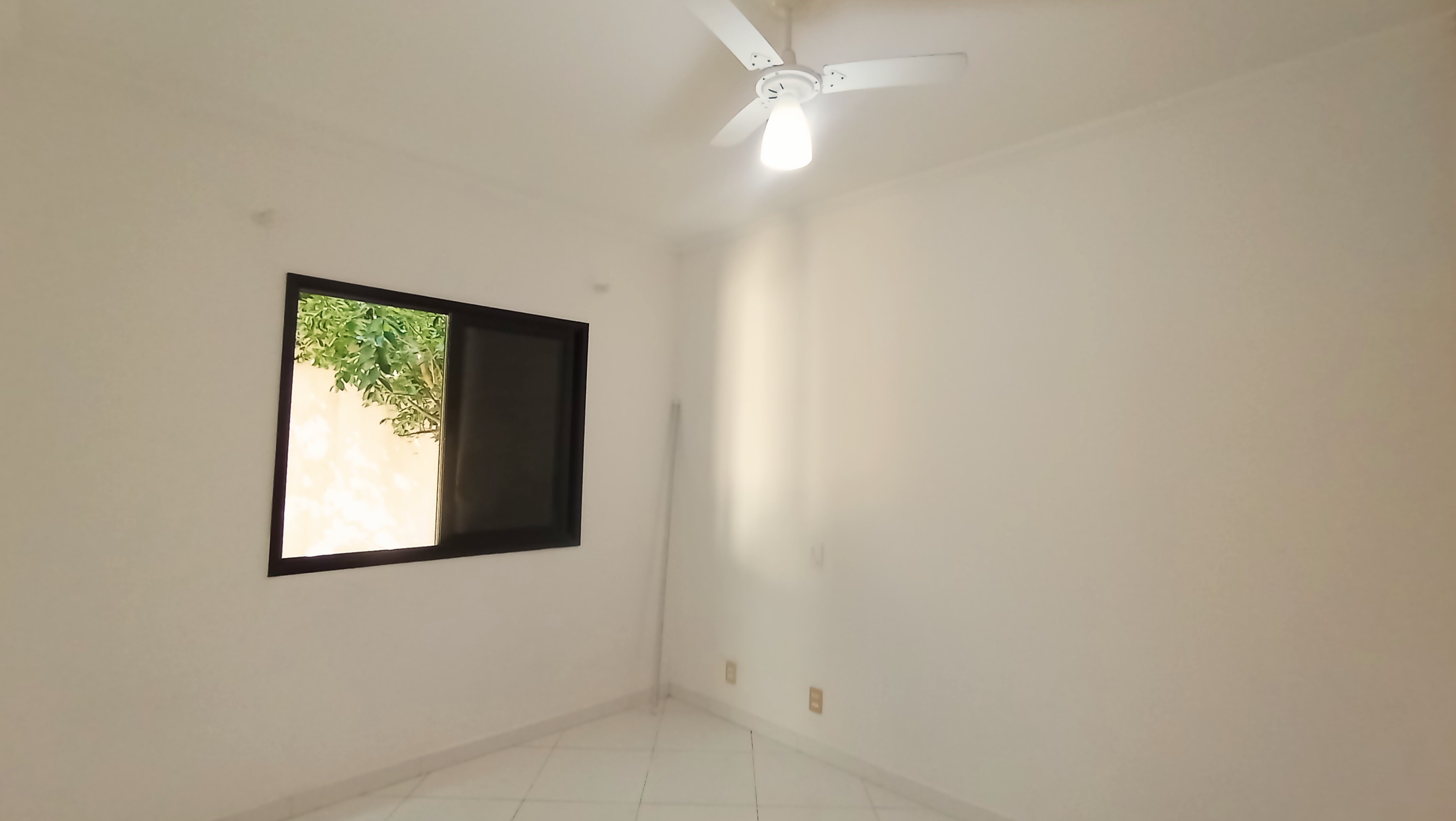 Casa à venda com 4 suítes no Condomínio Real Ville em Pindamonhangaba/SP. 