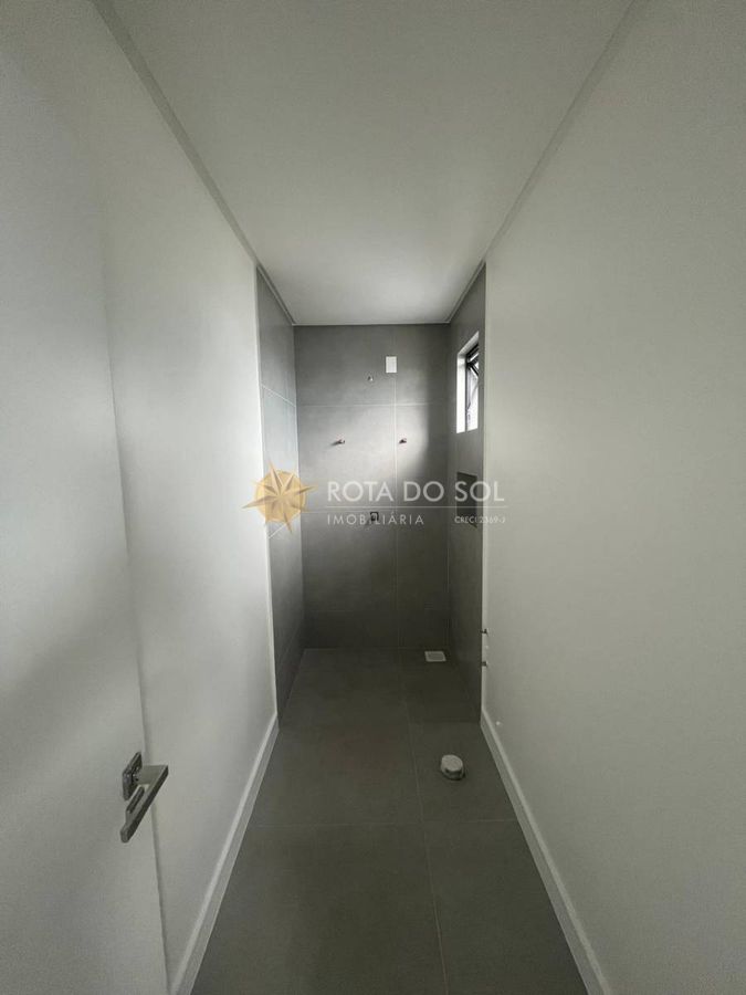 Diamond Tower Apartamento 4 Suítes e 3 Vagas em Meia Praia Itapema SC