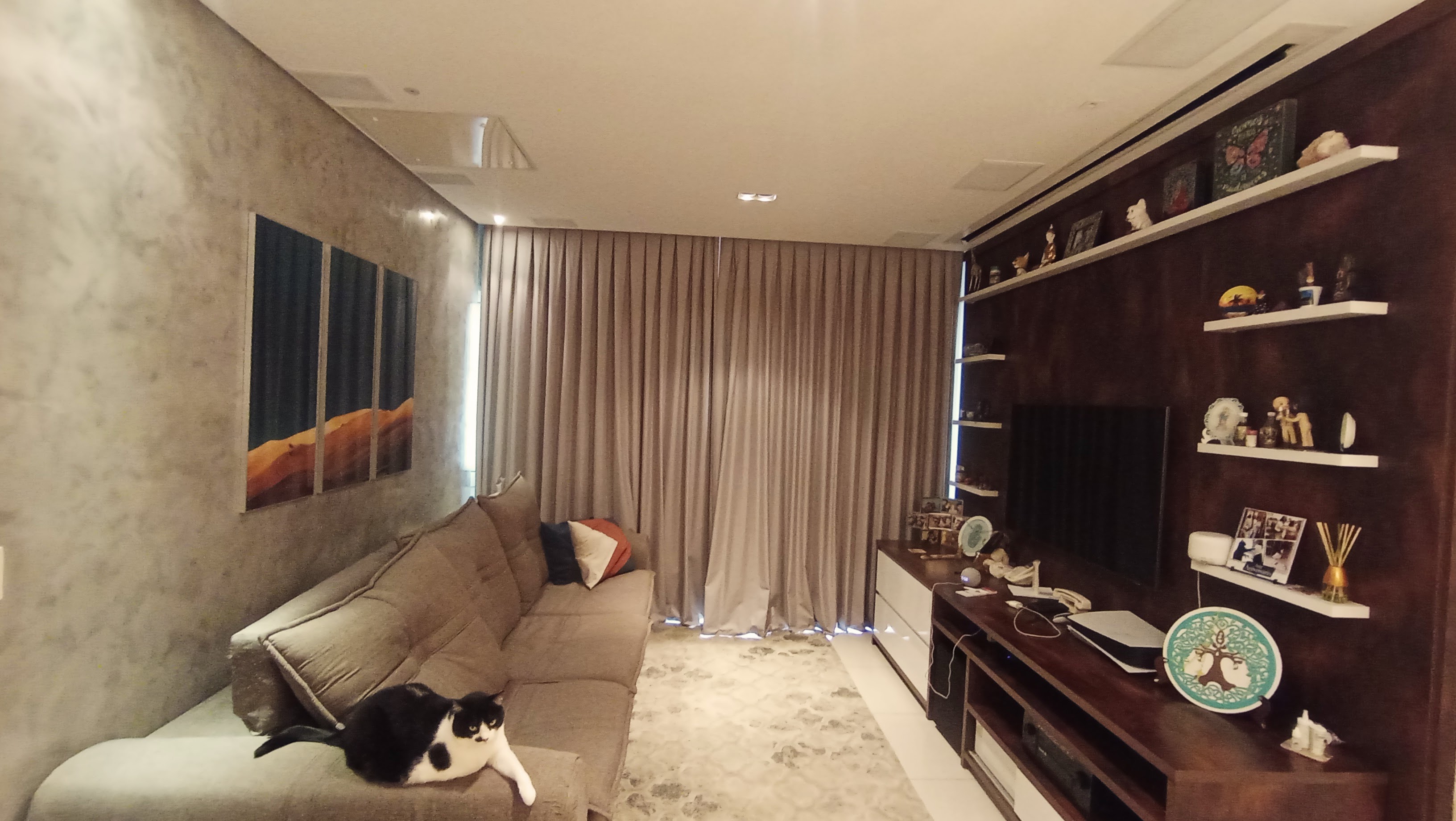 Apartamento à venda com 3 suítes no Condomínio Renaissance em Taubaté/SP.