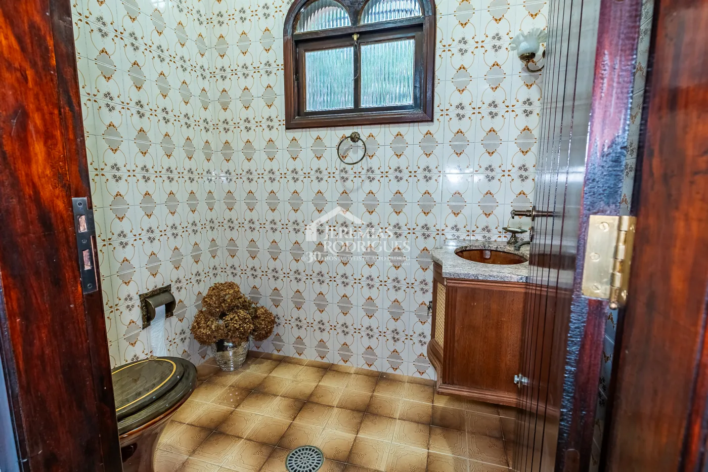 Casa com 7 dormitórios, 924 m² - Recanto das Araucárias - Campos do Jordão/SP