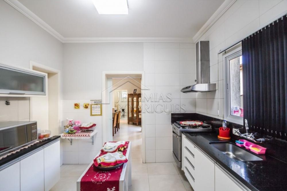 Casa à venda no Condomínio Colonial Village I em Pindamonhangaba/SP