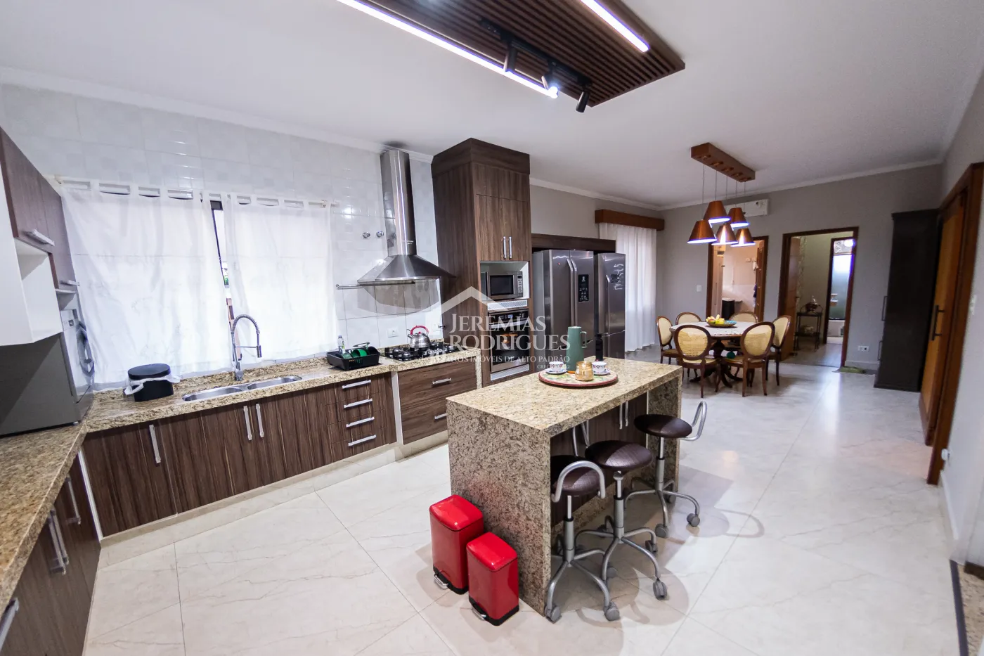 Casa à venda no Condomínio Colonial Village I em Pindamonhangaba/SP