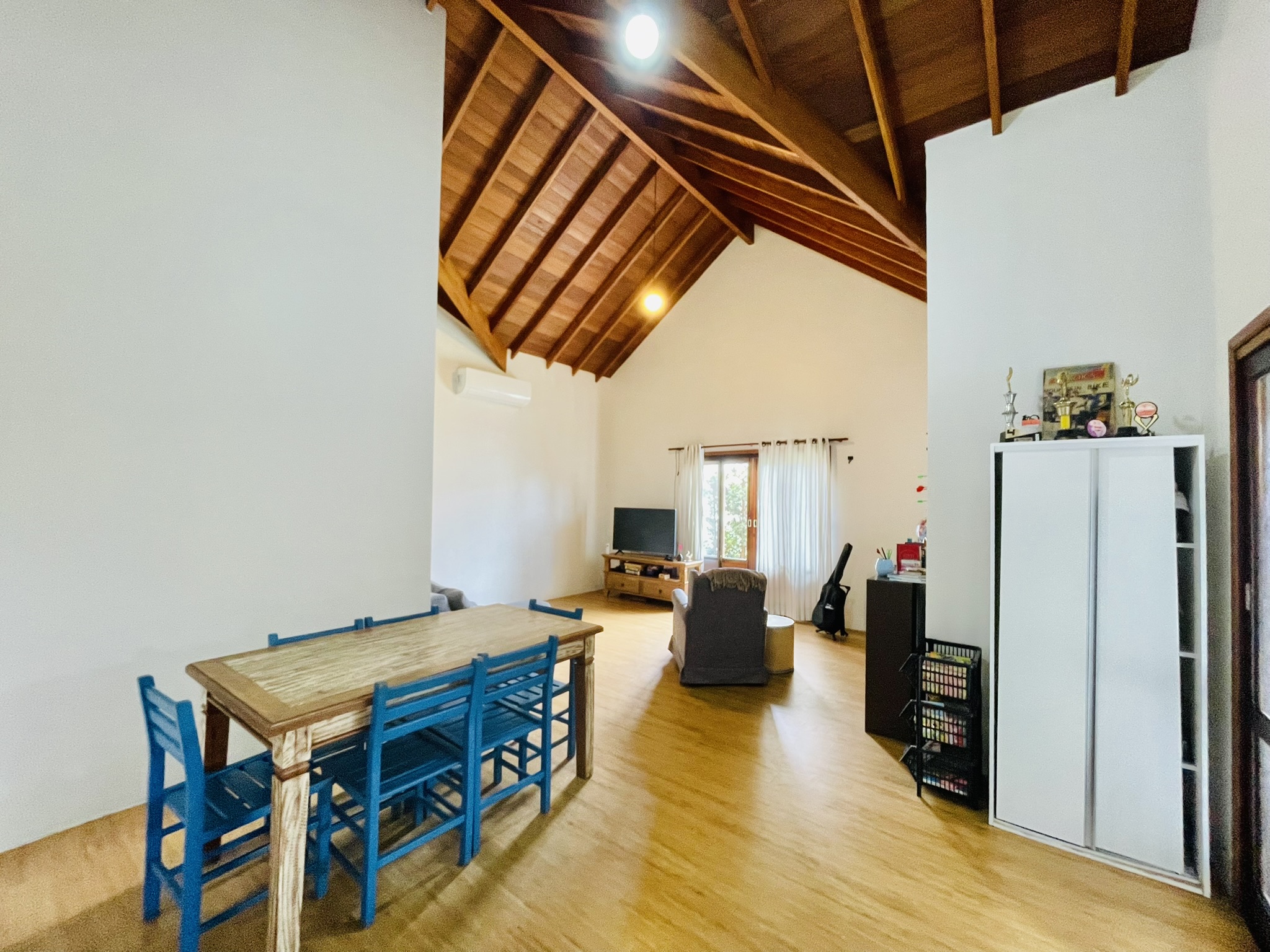 Casa para venda e locação com 4 dormitórios no Condomínio Parque dos Pássaros em Tremembé/SP.  