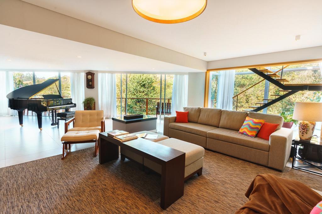 Casa com 4 dormitórios à venda, 330 m² - Parque da Mantiqueira - Santo Antônio do Pinhal/SP