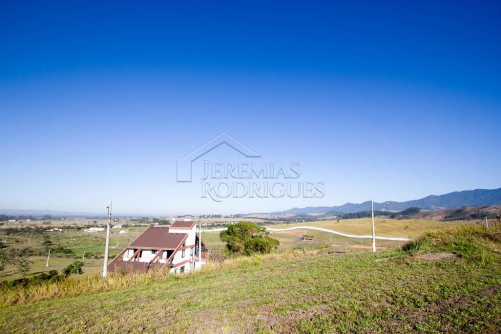 Terreno à venda com 1.000 m² no Condomínio Village da Serra em Tremembé/SP.