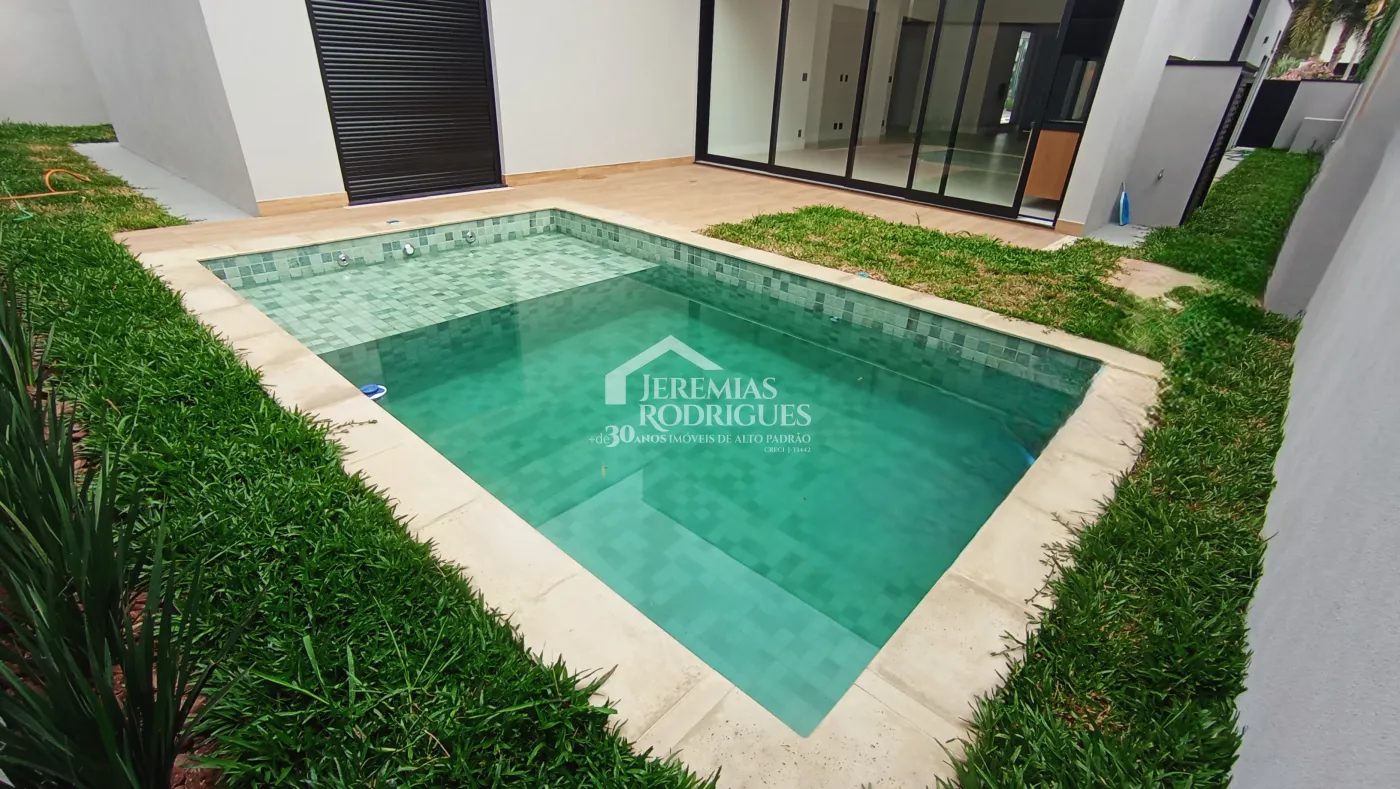 Casa à venda com 4 dormitórios no Condomínio Terras de San Marco em Taubaté/SP.