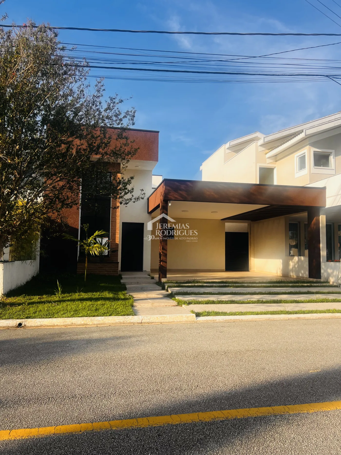 Casa à venda com 3 suítes no Condomínio Campos do Conde I em Tremembé/SP