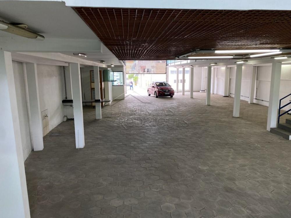 Galpão para venda e locação no Centro em Pindamonhangaba/SP. 