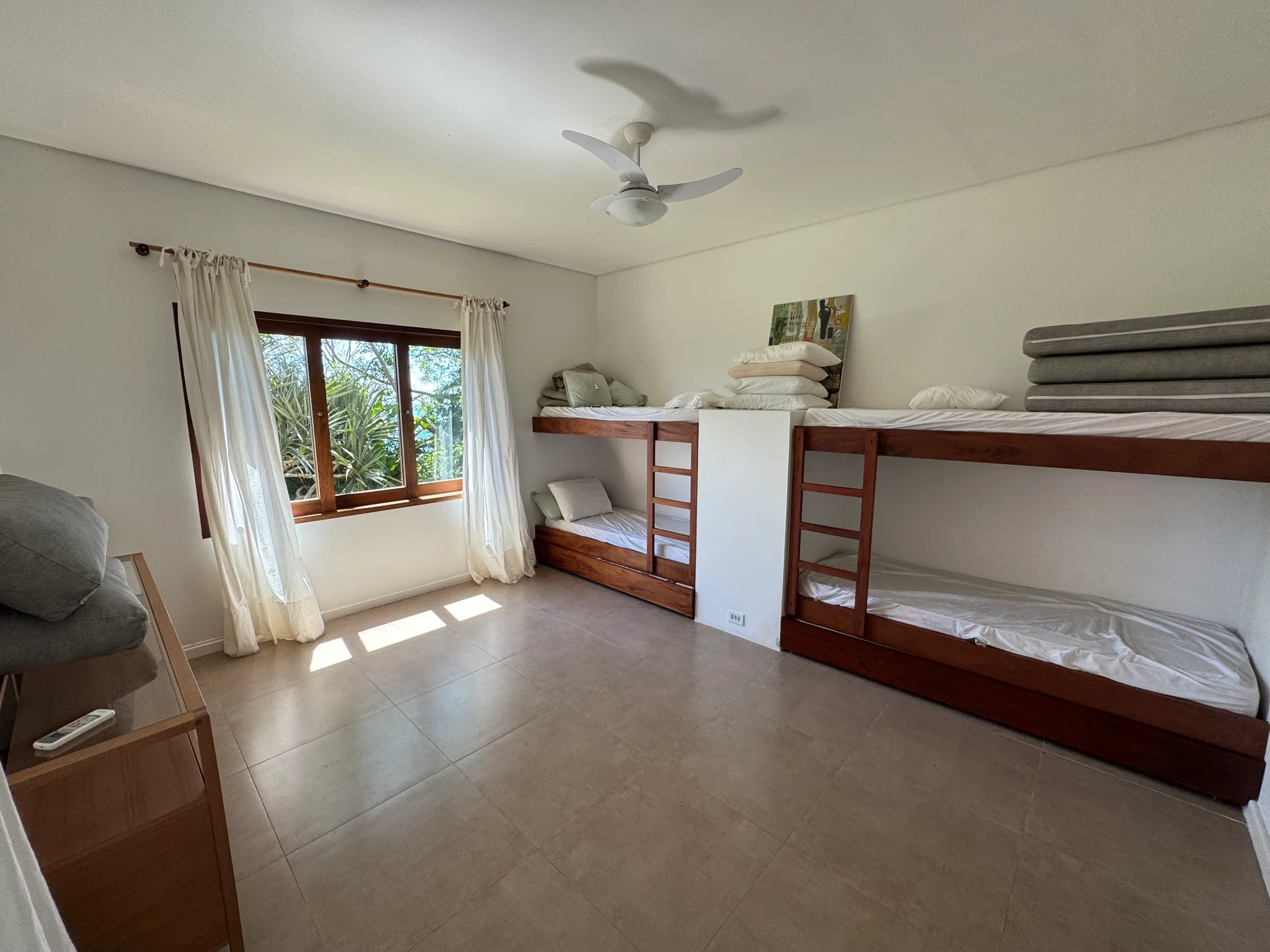 Casa à venda com 3 suítes no Condomínio Ponta das Toninhas em Ubatuba/SP. 