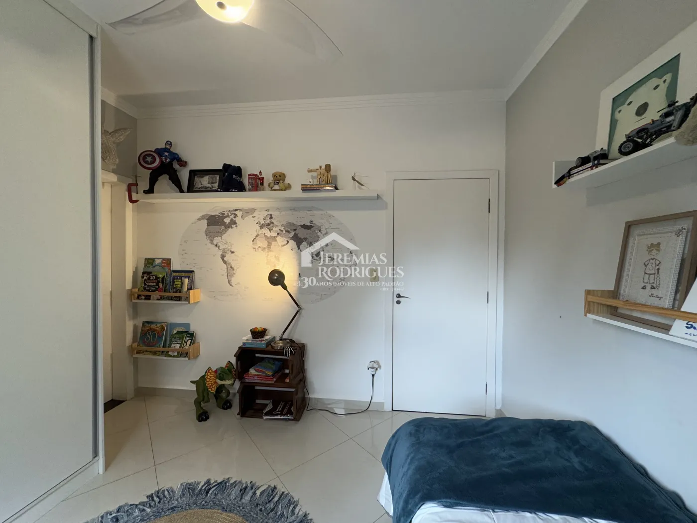 Casa à venda com 3 suítes no Condomínio Real Ville em Pindamonhangaba/SP.