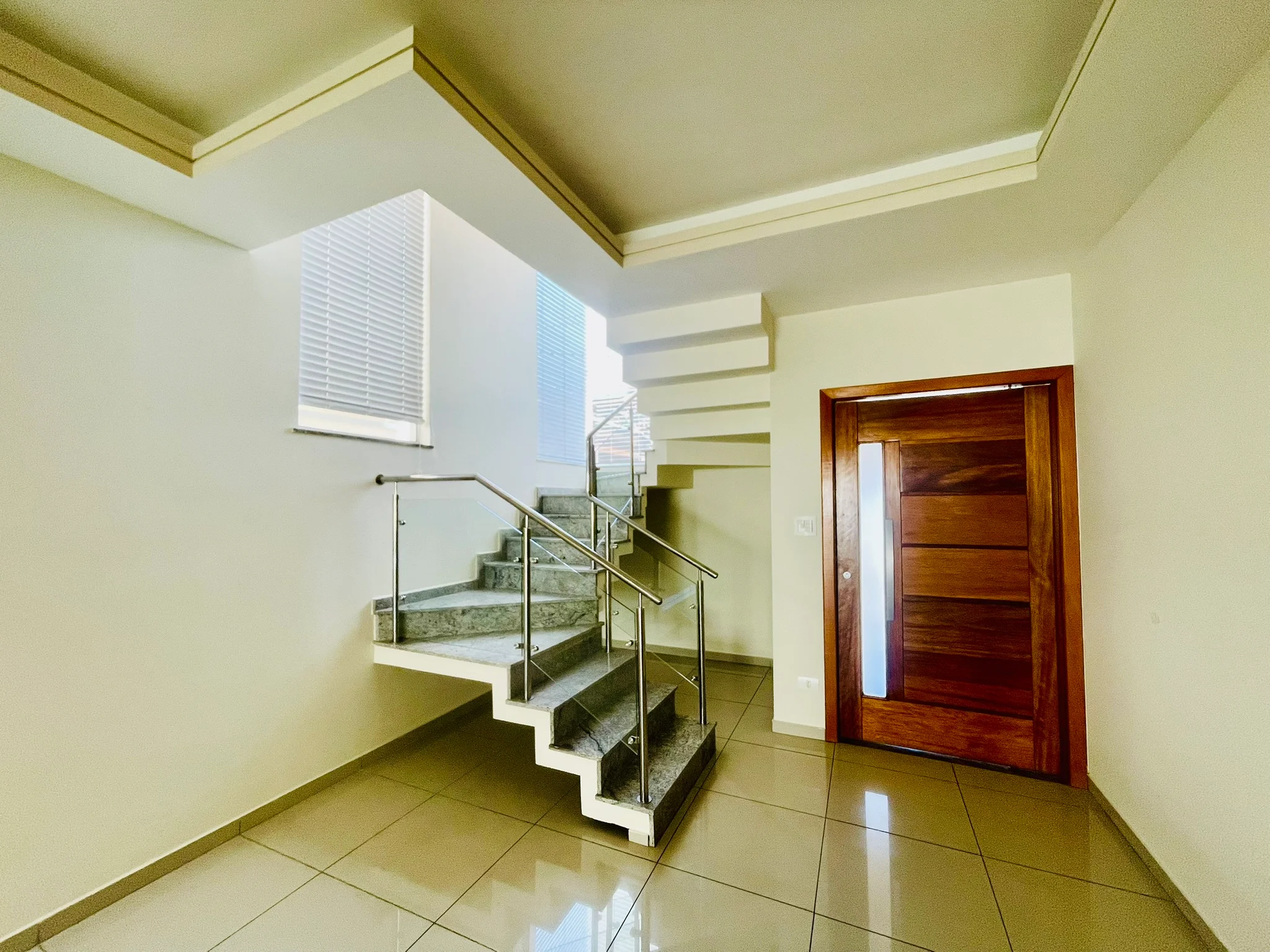 Casa à venda com 4 dormitórios no Condomínio Campos do Conde III em Tremembé/SP. 