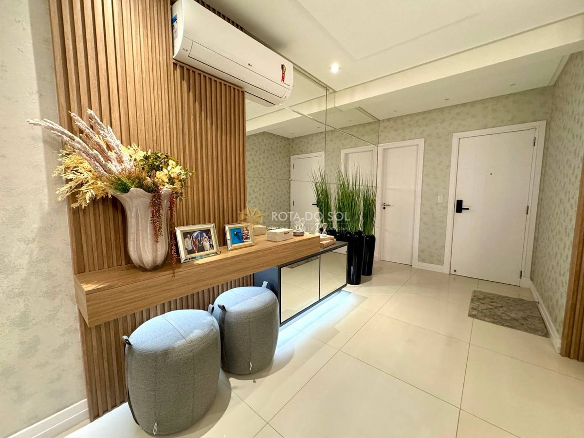 Imperial Palace Apartamento 5 Suítes Meia Praia Itapema SC — foto 17