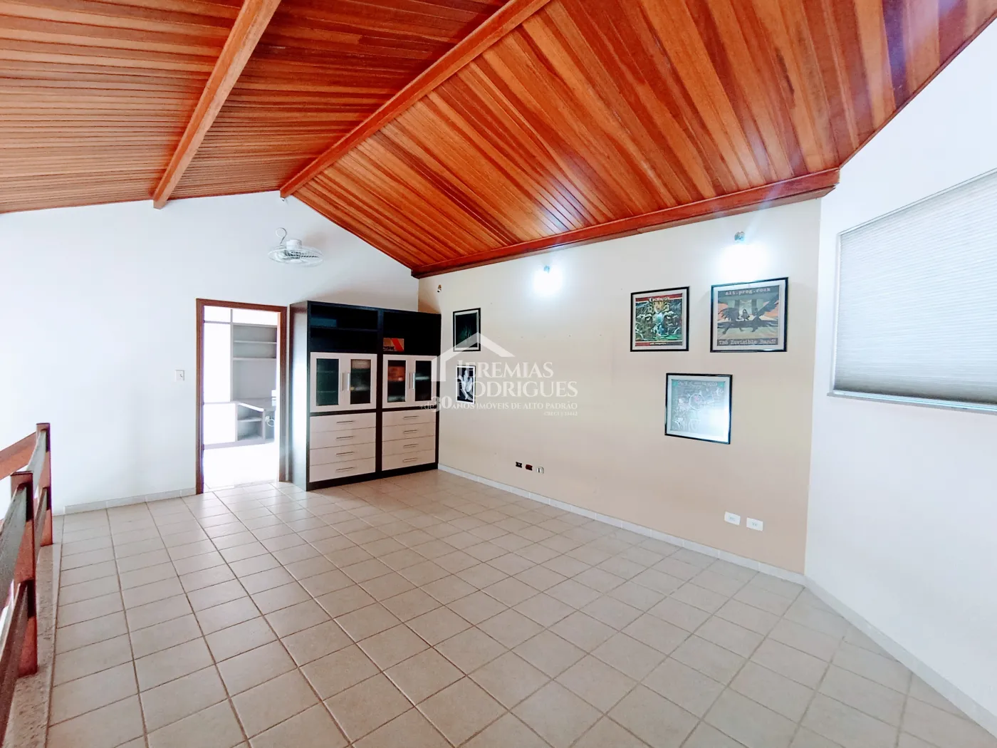 Casa à venda com 3 dormitórios no Condomínio Vale dos Príncipes em Taubaté/SP.