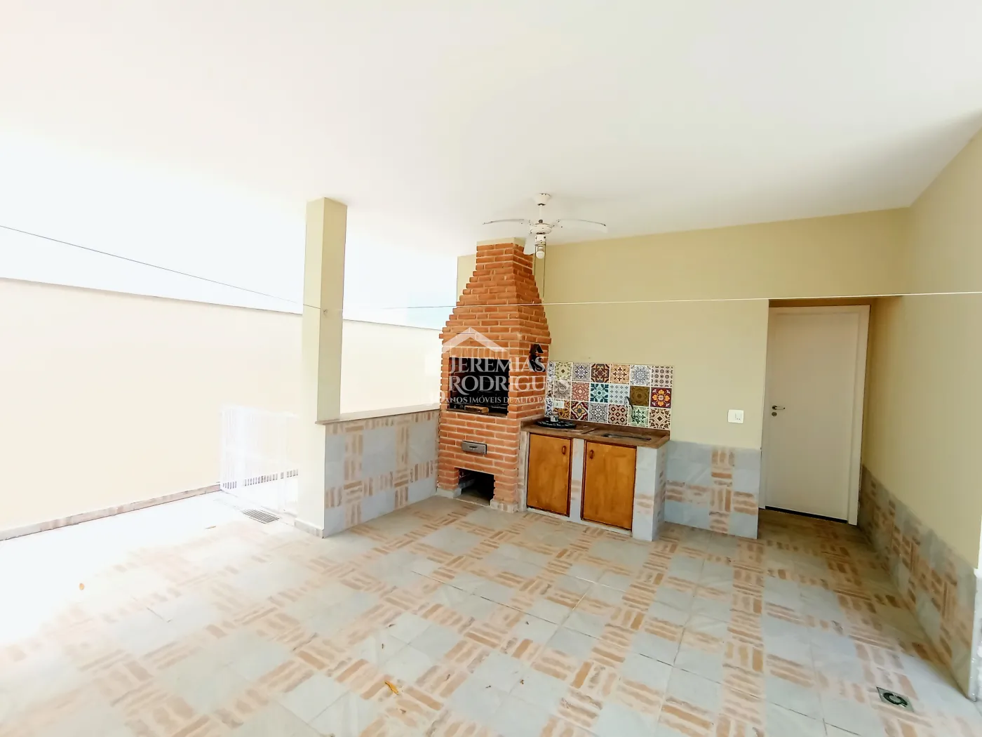 Casa para locação com 4 dormitórios no Condomínio Taubaté Village em Taubaté/SP.