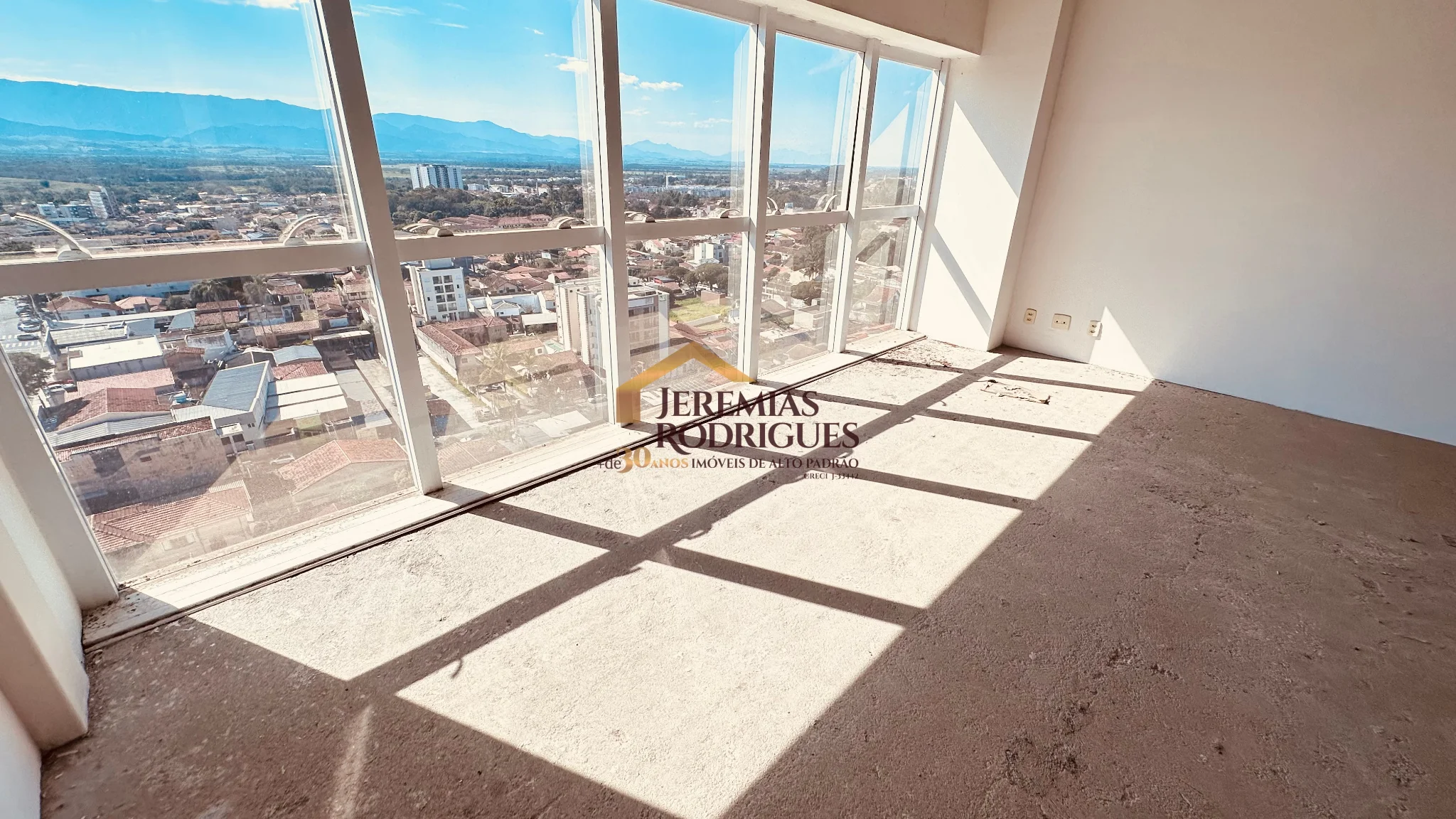 Sala Comercial com vista privilegiada para locação no Smart Office Centro em Pindamonhangaba/SP. — foto 2