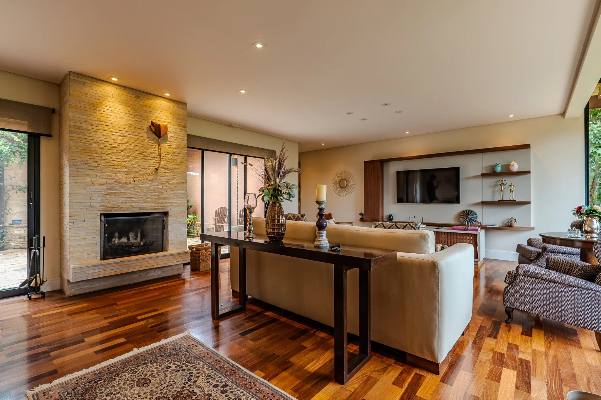 Casa à venda com 4 suítes no Residencial Santo Antônio em Santo Antônio do Pinhal/SP.