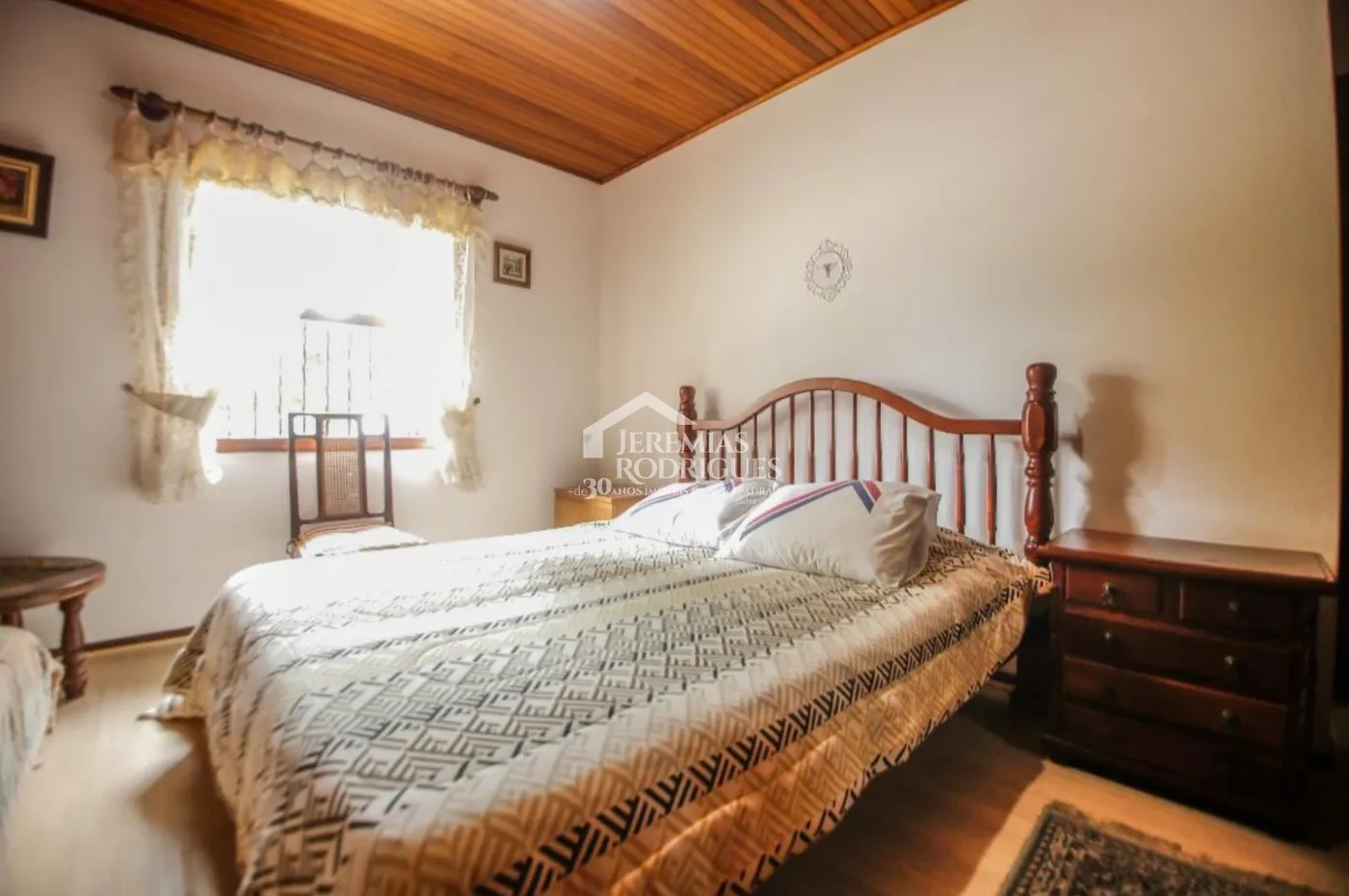 Casa para venda com 11 dormitórios no bairro Recanto Feliz em Campos do Jordão/SP