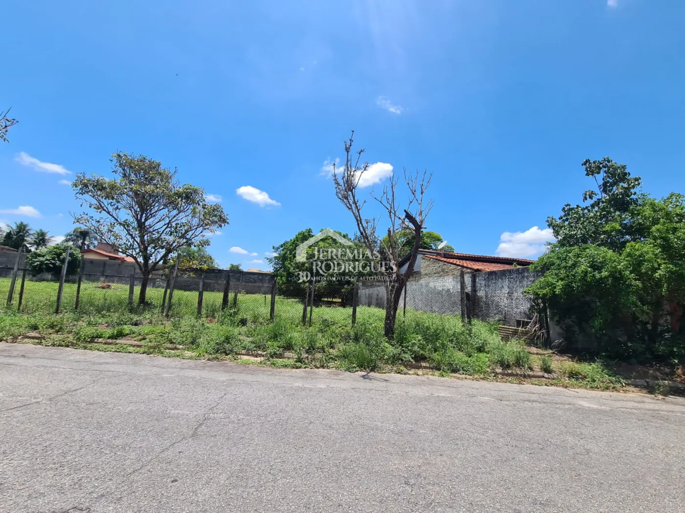 Terreno com 1.472 m² - Condomínio Residencial Eldorado - Tremembé/SP.