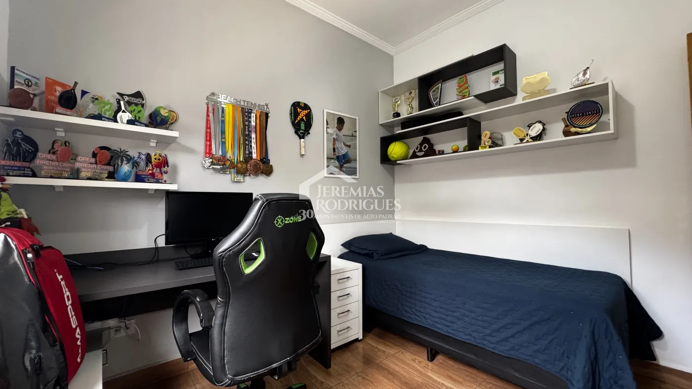 Casa para venda e locação com 3 dormitórios no bairro Chácara da Galega em Pindamonhangaba/SP.