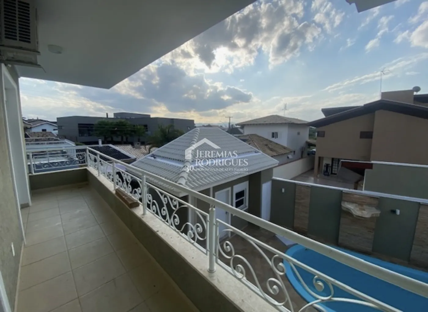 Sobrado com 5 dormitórios, 300 m² - Condomínio Taubaté Village - Taubaté/SP