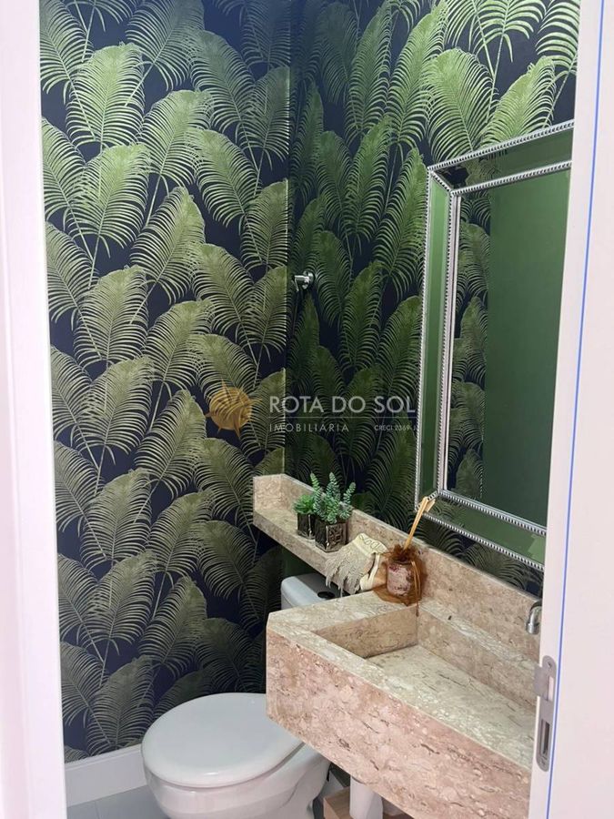 Residencial La Victoria apartamento 3 Suítes e 3 Vagas em Meia Praia Itapema SC