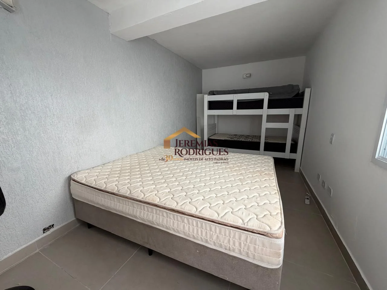 Casa à venda no Condomínio Santa Rita em Ubatuba/SP.