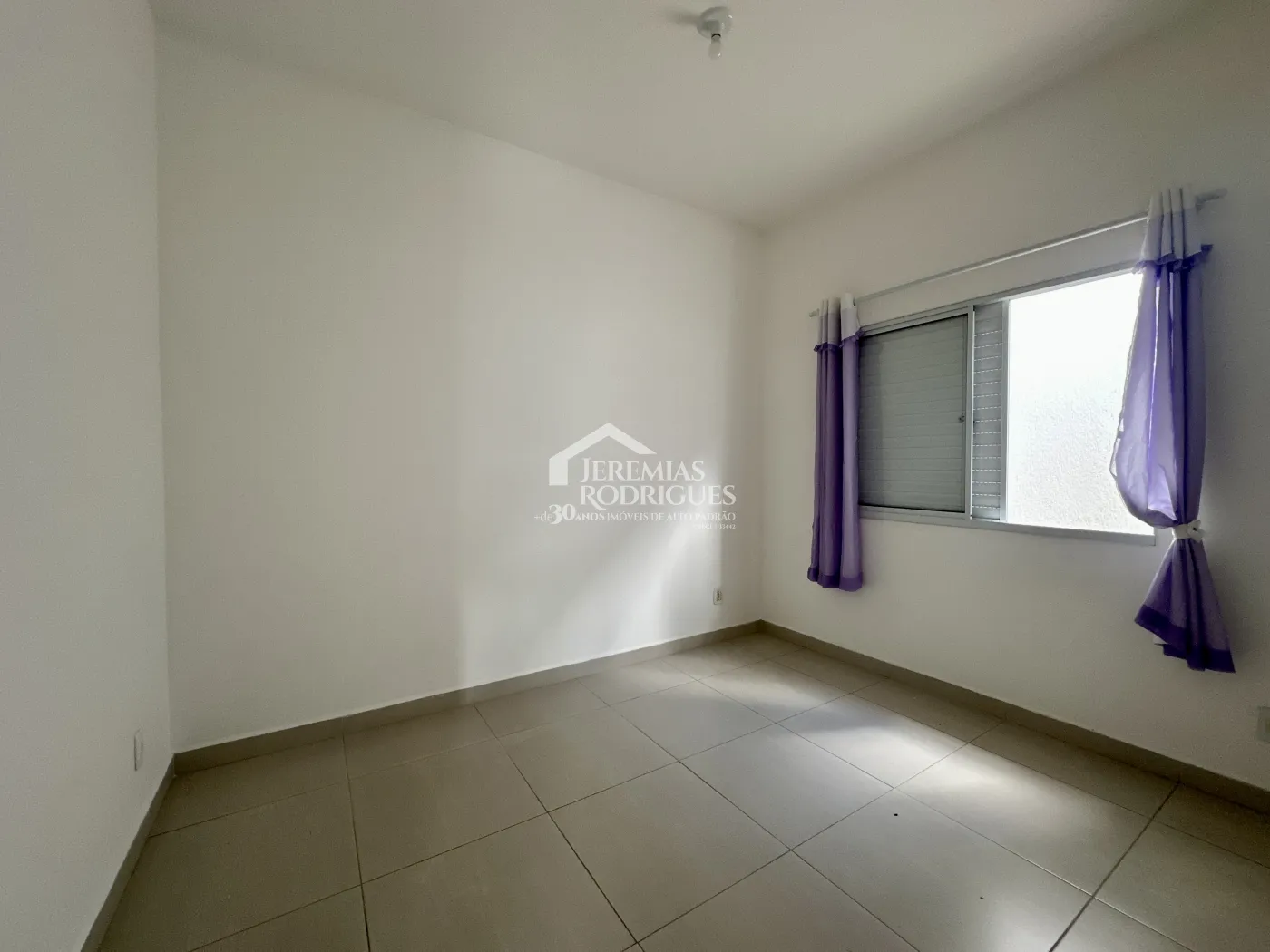 Casa para venda com 3 dormitórios no Condomínio Campos Do Conde I em Tremembé/SP