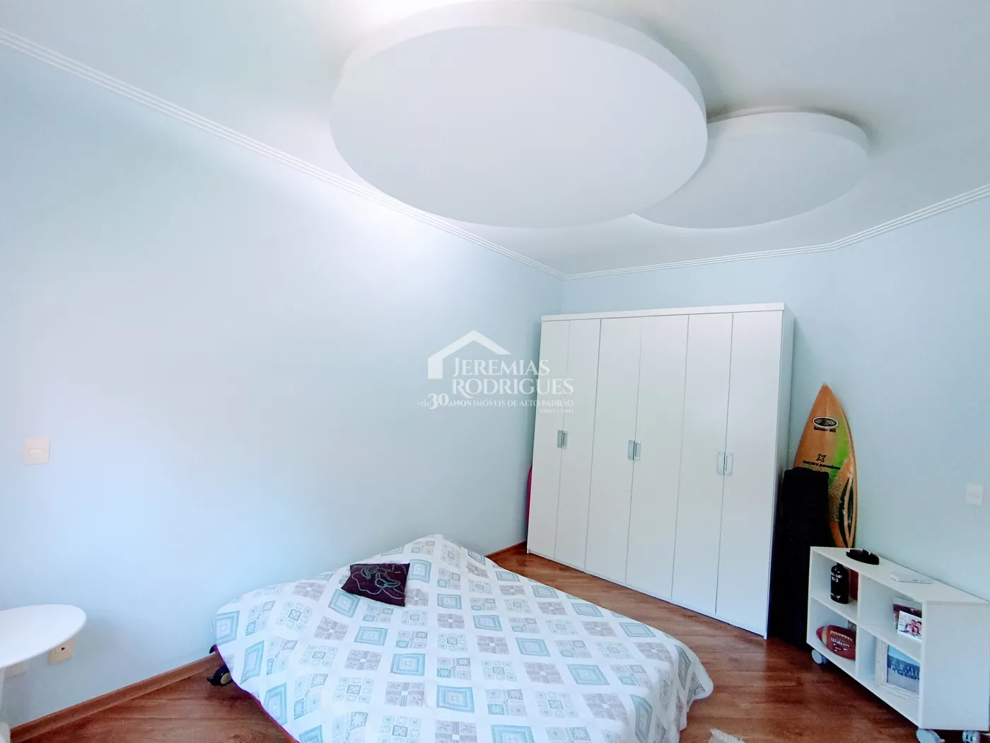 Casa à venda com 4 dormitórios no Condomínio Village Paineiras em Pindamonhangaba/SP