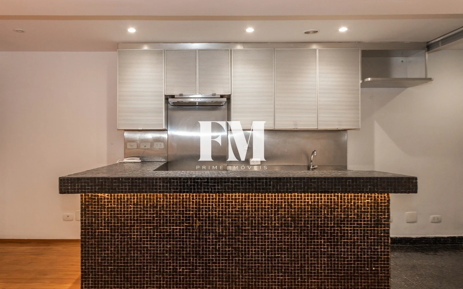 Leblon | Rua Aperana | 2 Quartos (1 Suíte) | 79m² com Varanda e Vaga a Poucos Metros da Praia - foto 34