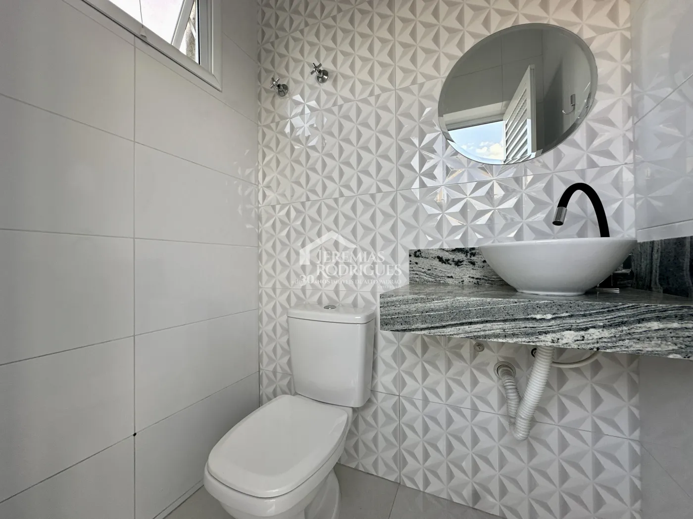 Casa com 3 dormitórios, 169,20 m² - Condomínio Ouro Ville - Taubaté/SP.