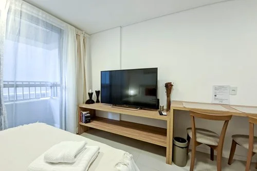 Studio Mobiliado com Varanda na Vila Mariana