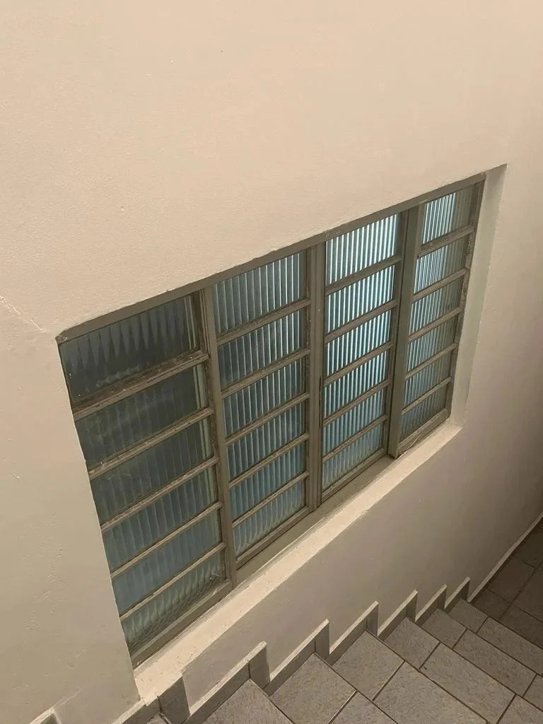 Casa GRANDE, 153m², Térrea com 03 quartos, 02 Vagas de Garagem Coberta, para locação no Jardim Ipê 4, São Bernardo do Campo - SP