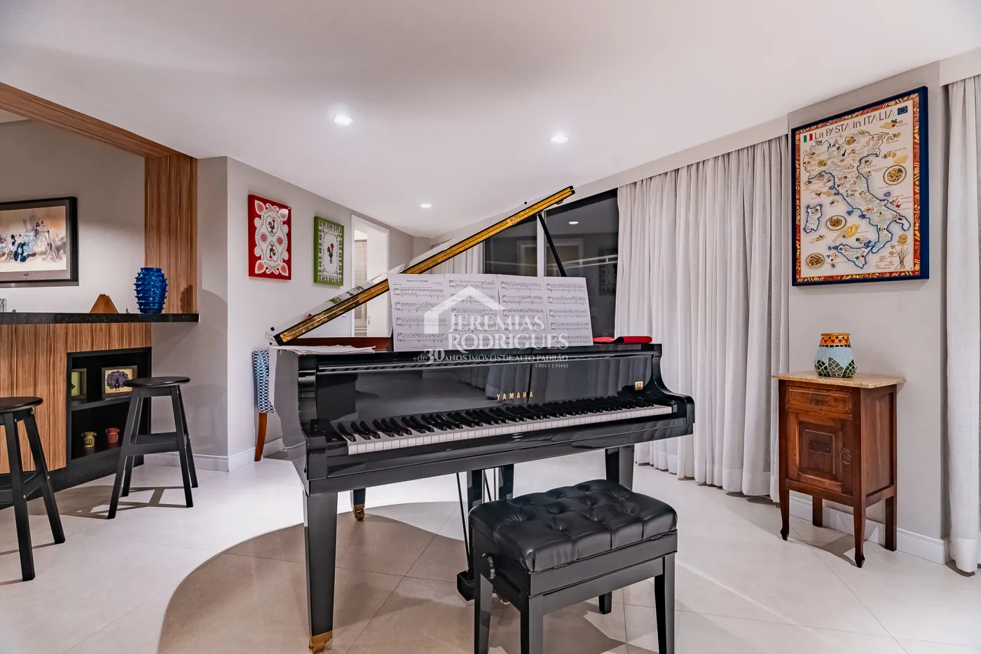 Casa com 4 dormitórios à venda, 330 m² - Parque da Mantiqueira - Santo Antônio do Pinhal/SP