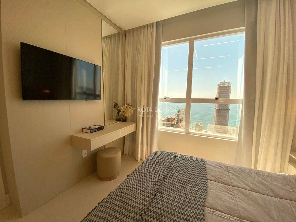 Apartamento temporada perto do McDonald's Meia Praia 3 suítes