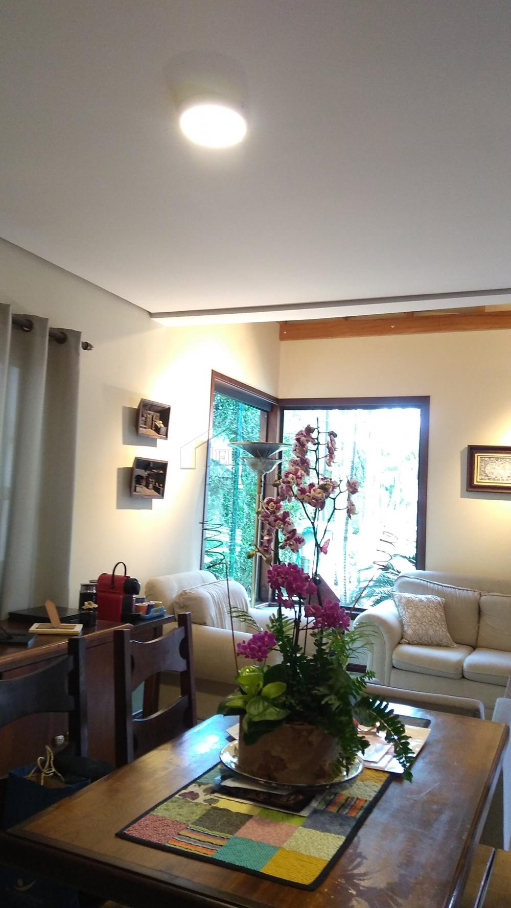 Casa à venda com 4 dormitórios no Condomínio Taubaté Village em Taubaté/SP. 