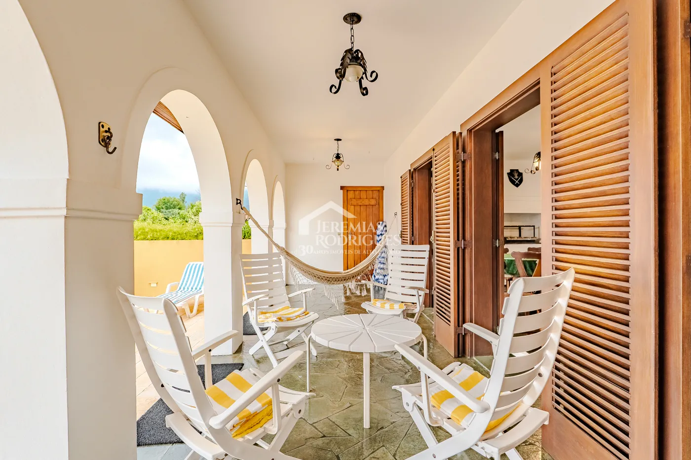 Mansão à venda com 7suítes no Condomínio Santa Rita em Ubatuba/SP.